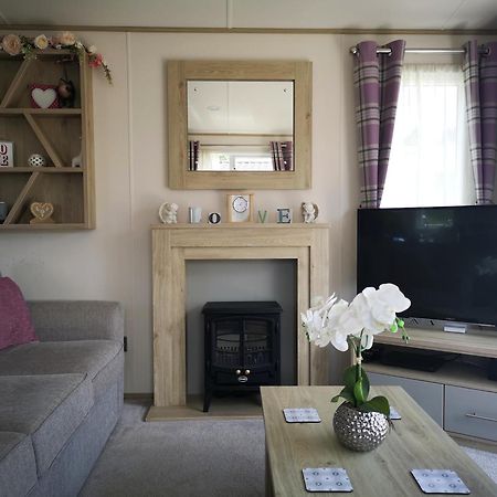 Lake Escape - Hoburne Cotswolds サウス・サーニー 部屋 写真